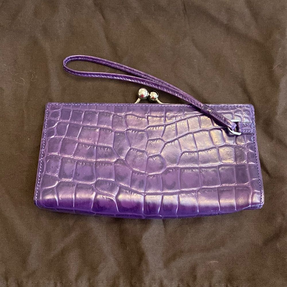 Burberry vintage wristlet purple leather impeccable